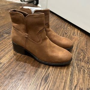 tan boots 9.5